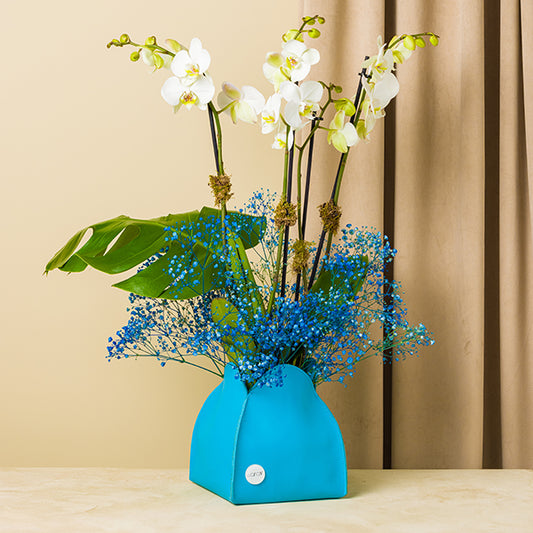 Leather vase Blue